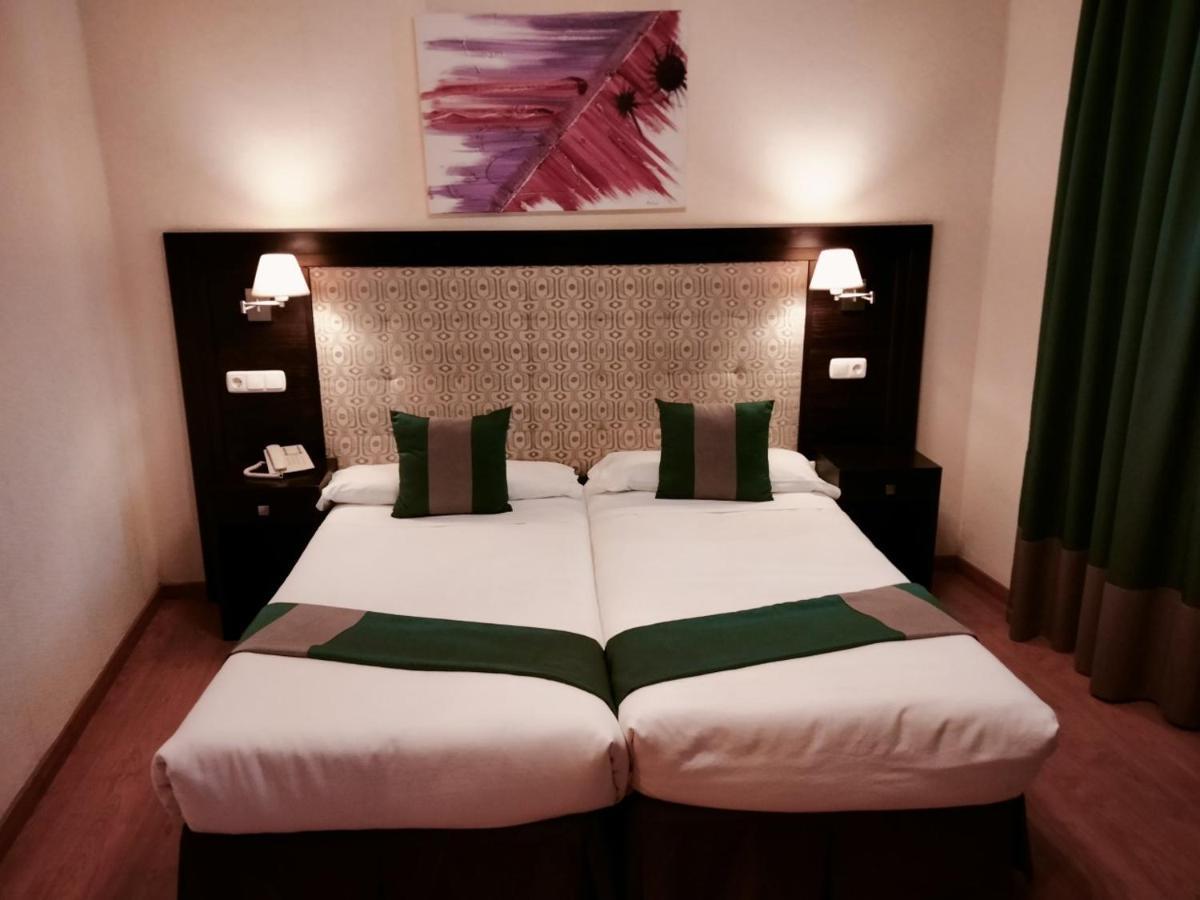 Hotel & Spa Plaza Arriate Bagian luar foto