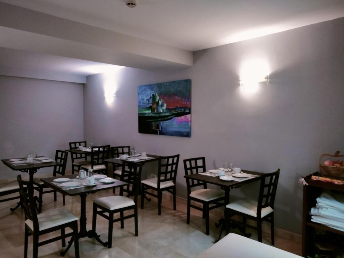 Hotel & Spa Plaza Arriate Bagian luar foto