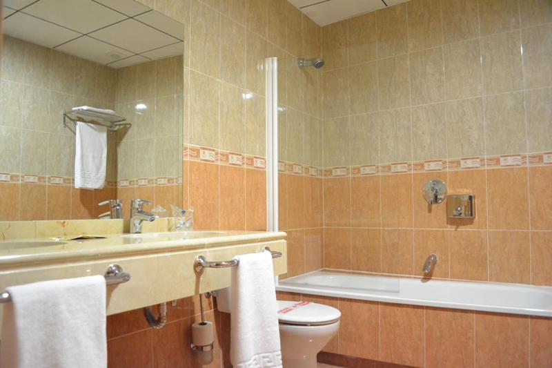 Hotel & Spa Plaza Arriate Bagian luar foto