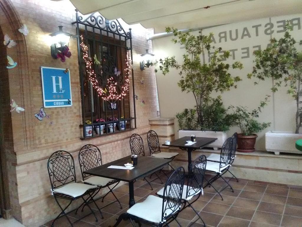 Hotel & Spa Plaza Arriate Bagian luar foto