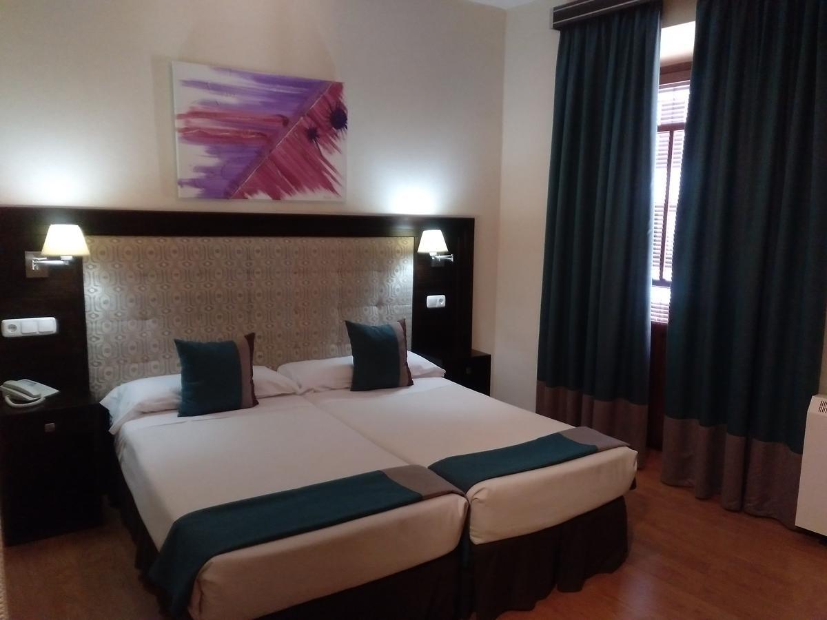 Hotel & Spa Plaza Arriate Bagian luar foto