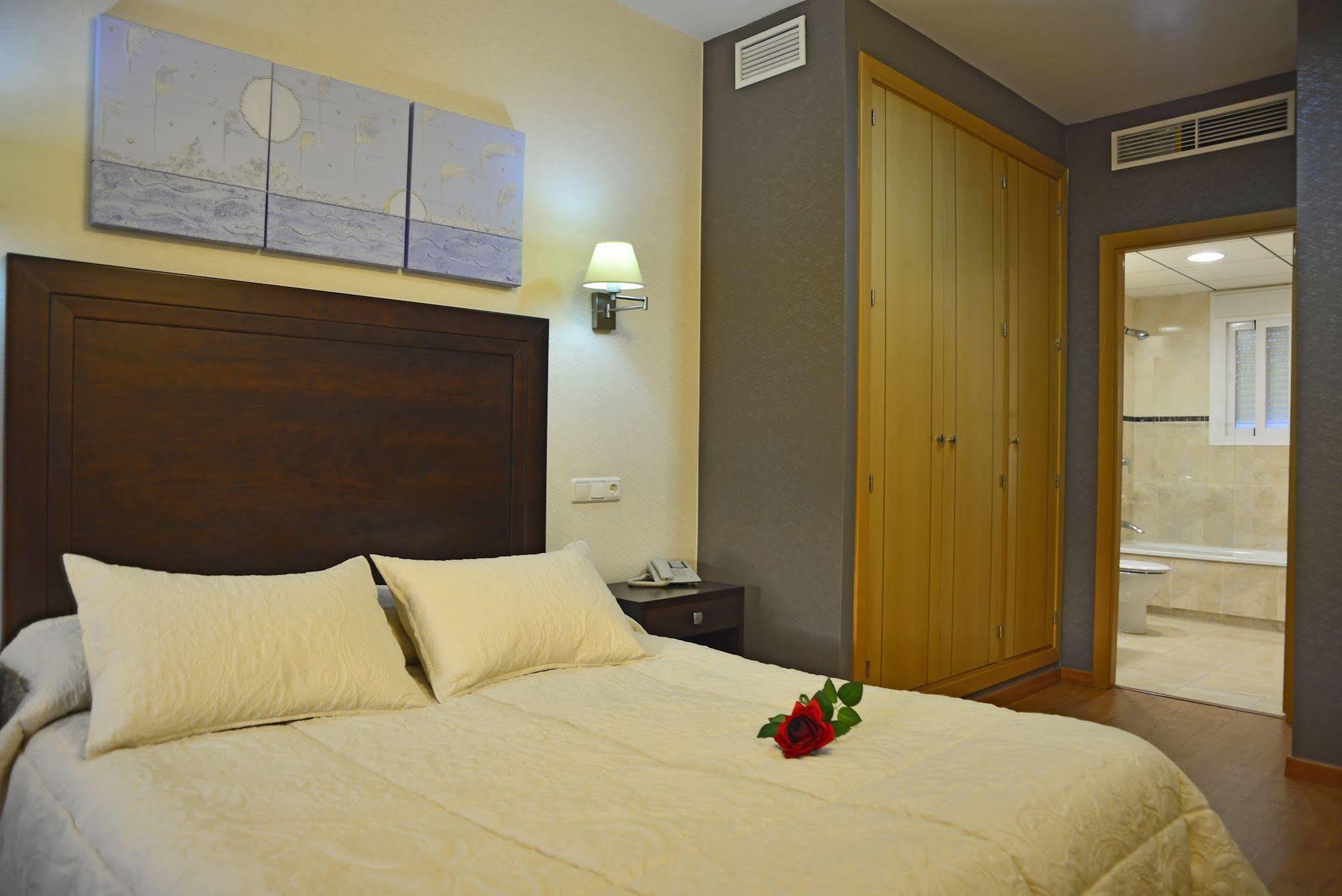 Hotel & Spa Plaza Arriate Bagian luar foto