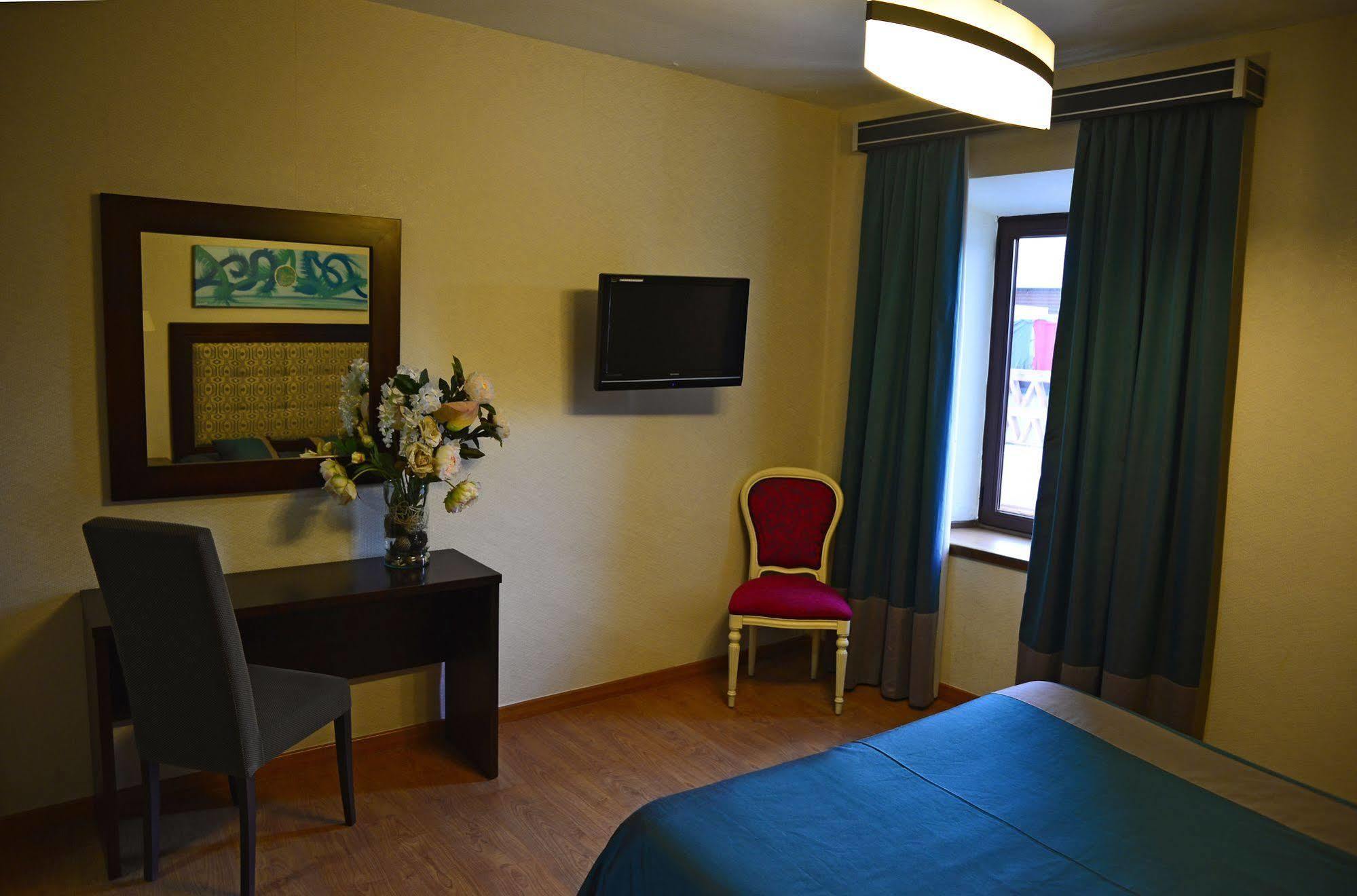 Hotel & Spa Plaza Arriate Bagian luar foto